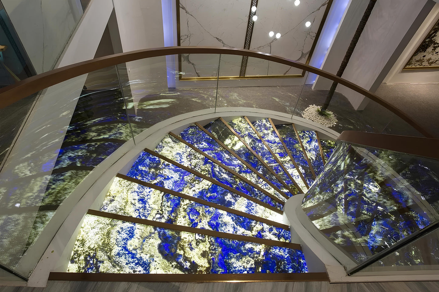 ESCALIER EN PIERRE NATURELLE